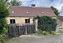  In de Périgord Noir, in een rustig gehucht op minder dan 10 minuten van Montignac, karakteristiek huis met mooie tuin.
